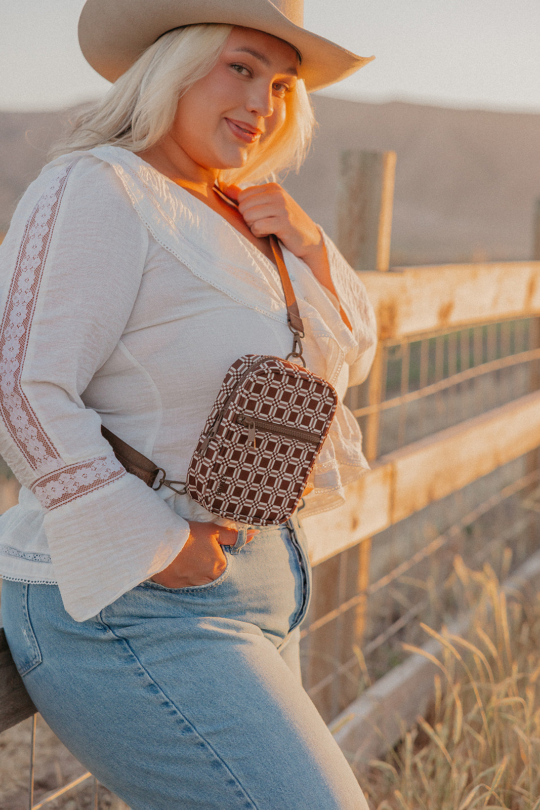 Mesa Crossbody Sling – Brixley Bags
